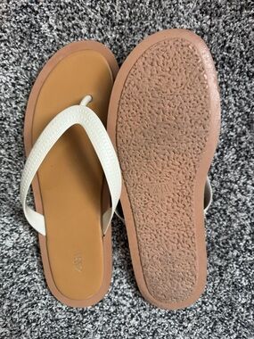 Zara White Strap Flip Flop Sandals with Tan Footbed